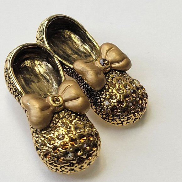 Gold Shoes Sandals Brooch - Picture 1 of 12